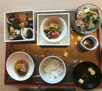 花武蔵のランチ.jpg